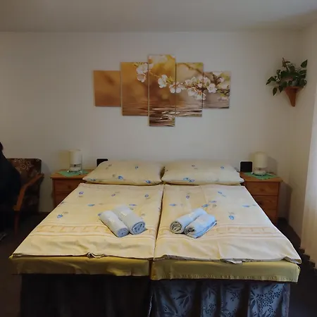 Rekreacny Dom Quarto em Acomodações Particulares