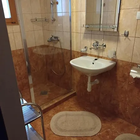 Rekreacny Dom Quarto em Acomodações Particulares